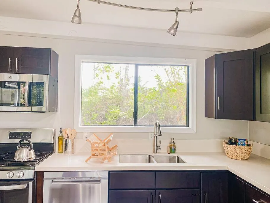 Apartment Monstera Bungalow, Spacious, King Bed, Big Kitchen Keaau