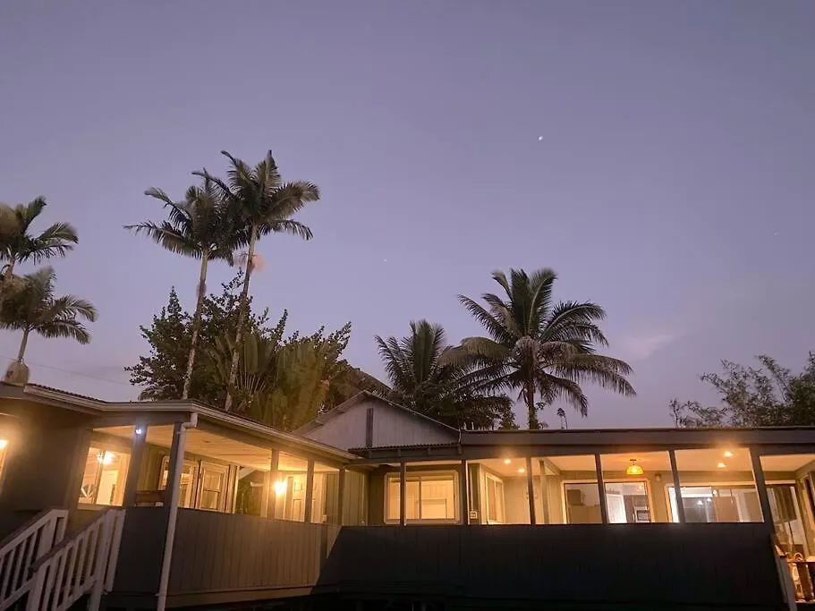 Monstera Bungalow, Spacious, King Bed, Big Kitchen Keaau